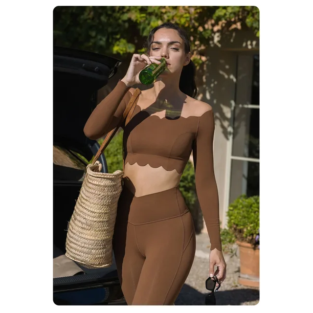 Sculpted off shoulder Scallop set