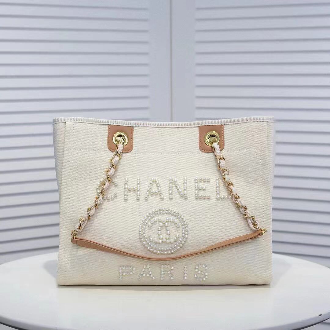 CH Cream Tote bag