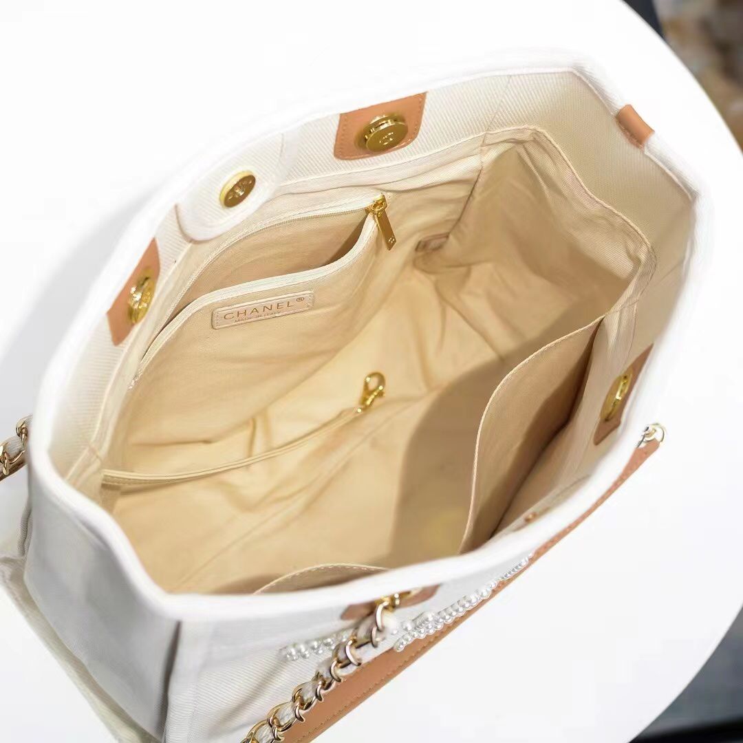 CH Cream Tote bag