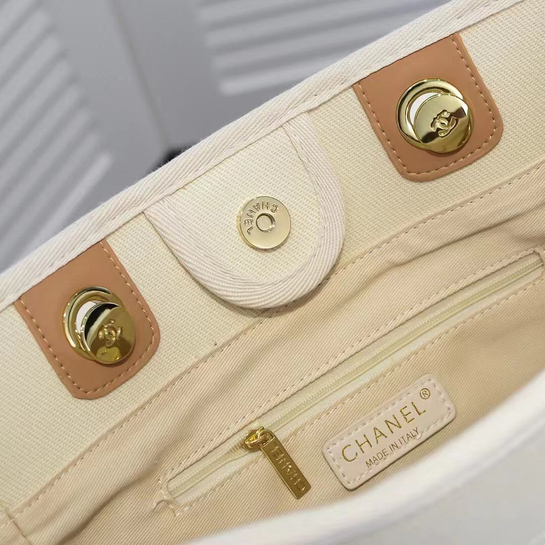 CH Cream Tote bag