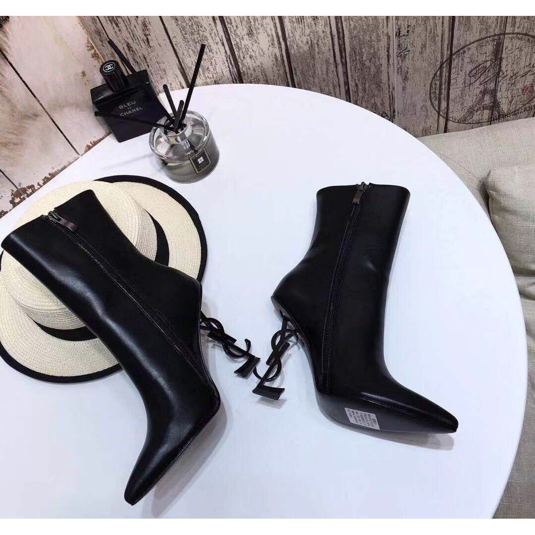 YSL LEATHER ANKLE BOOT
