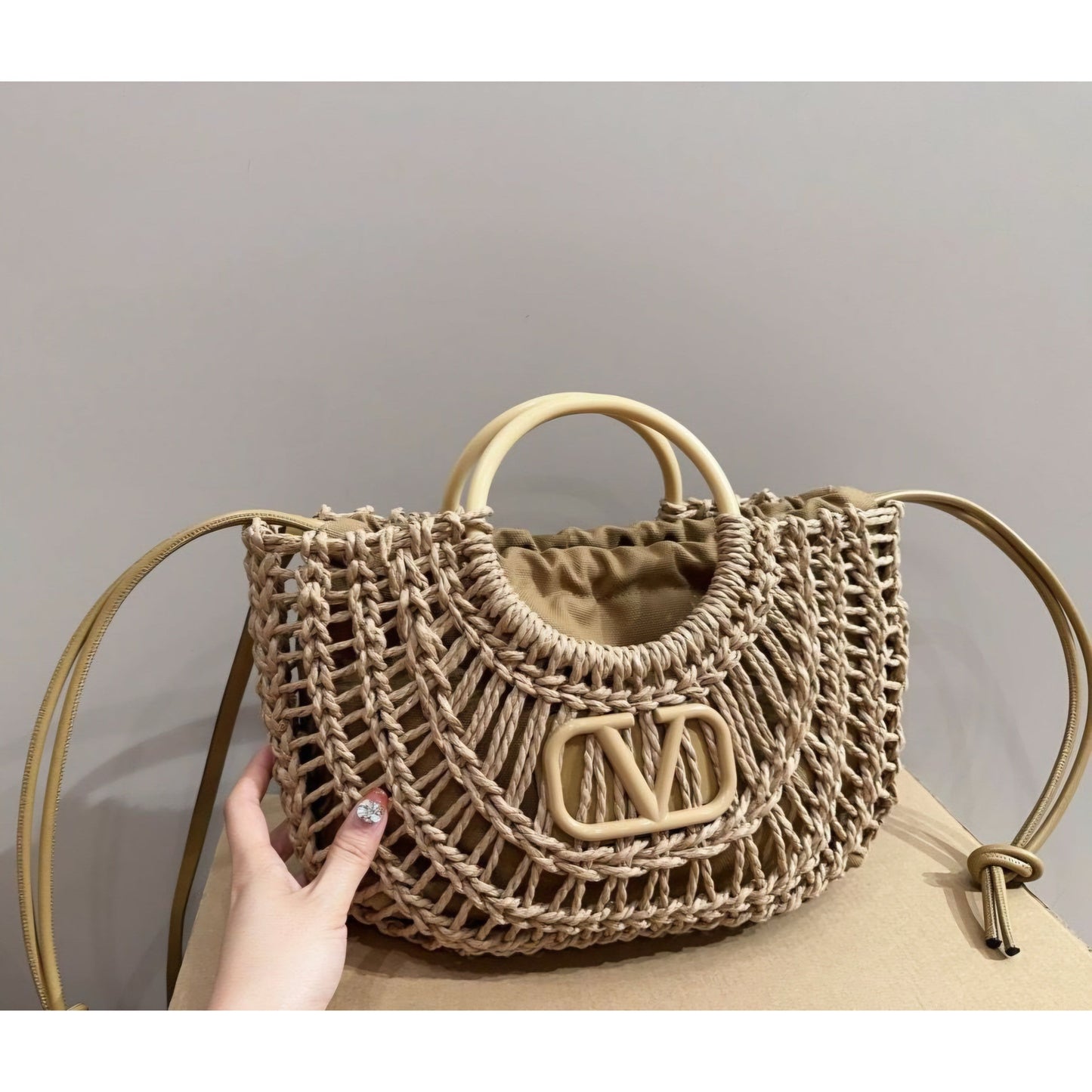 V Raffia bag