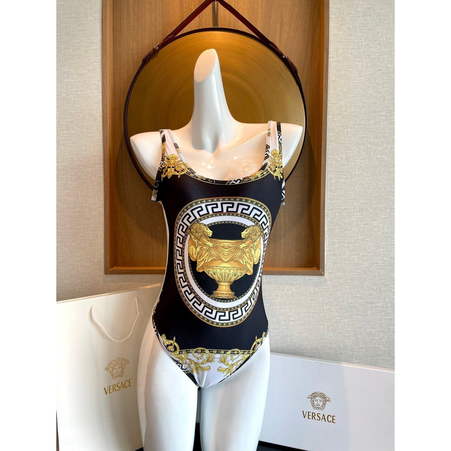 V Monogram full piece