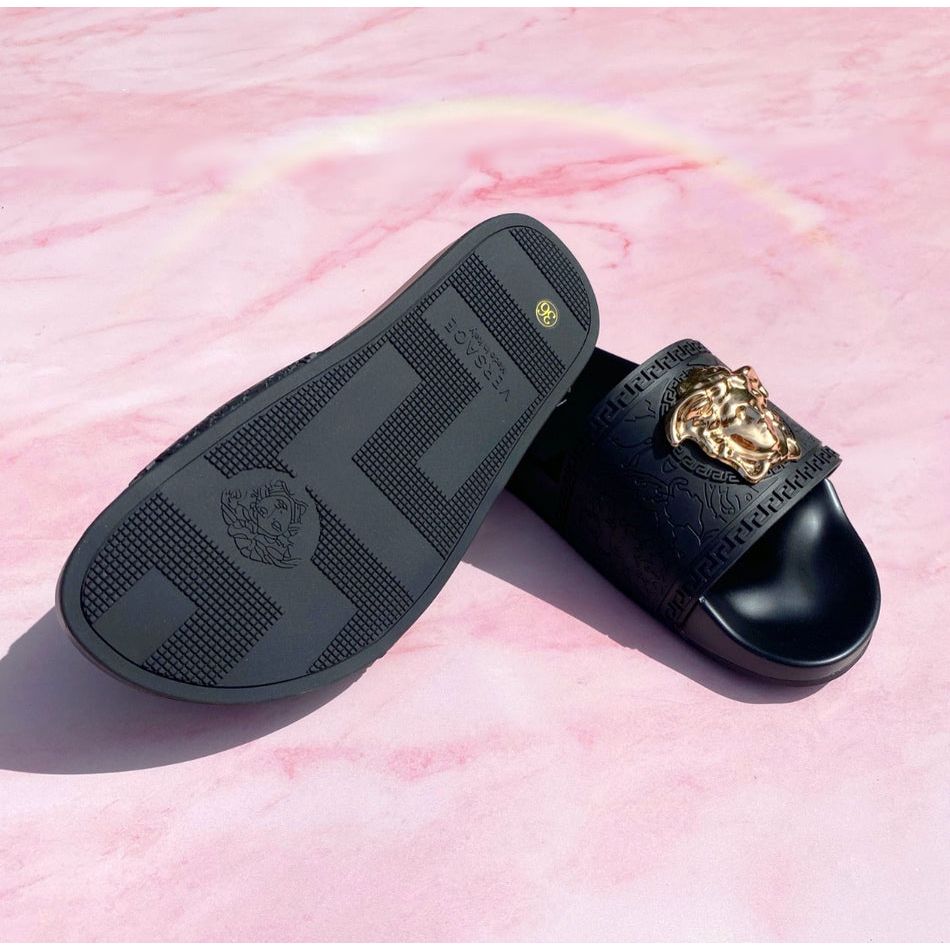 V Medusa logo slider new