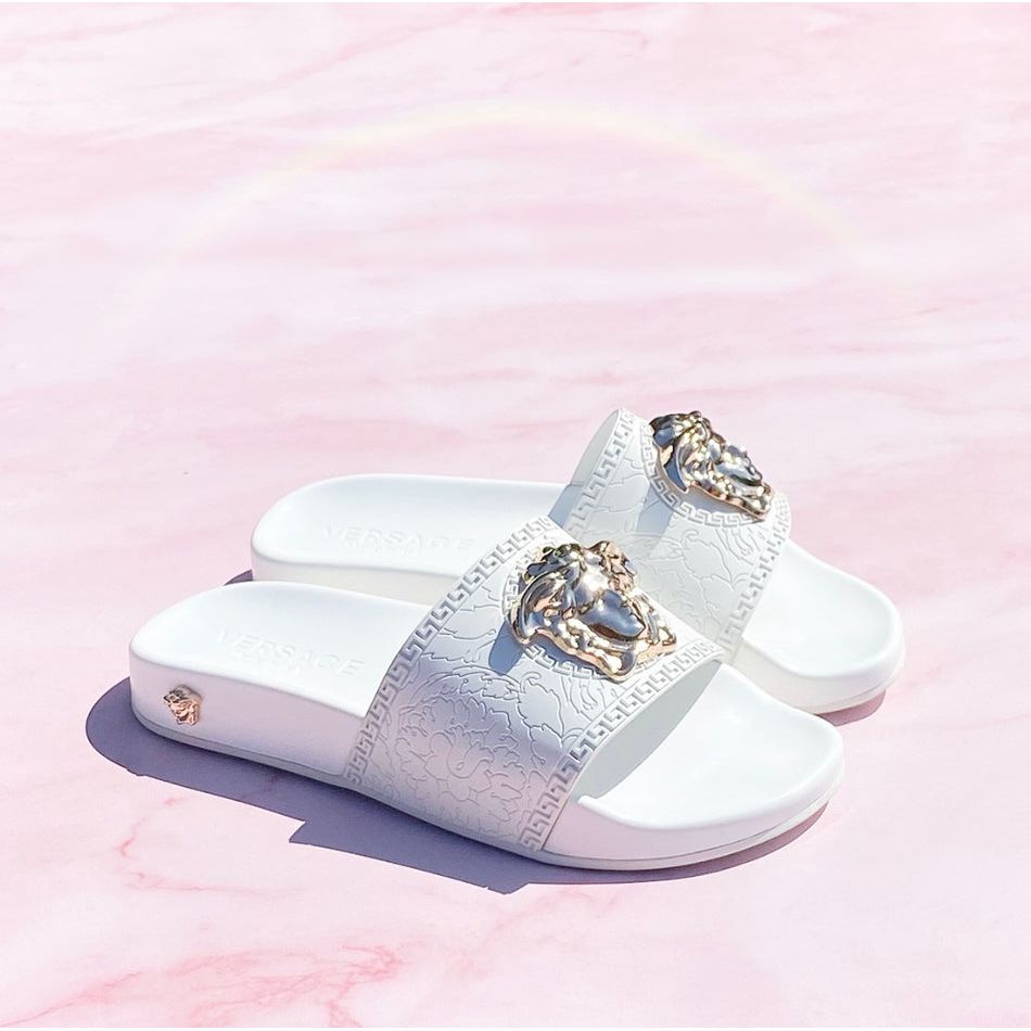 V Medusa logo slider new