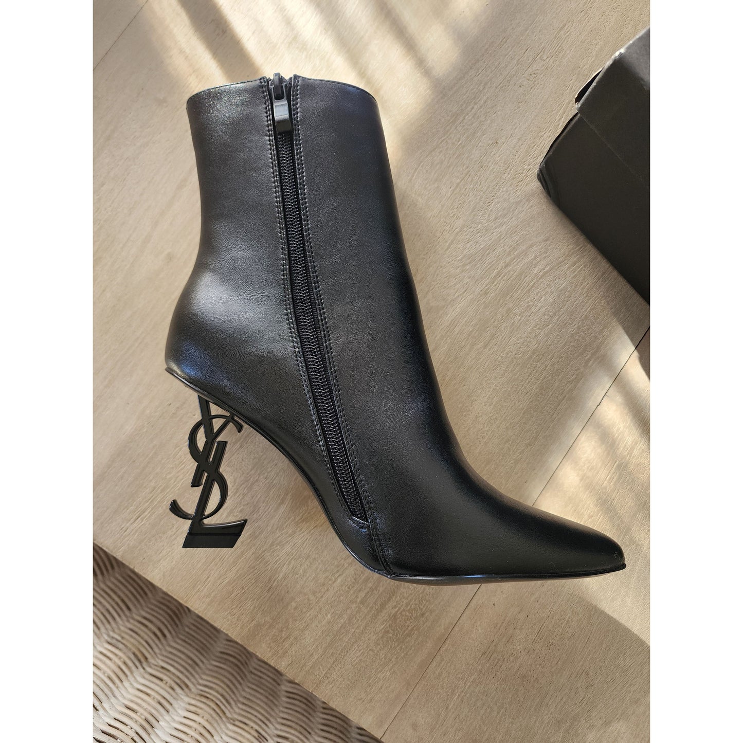 YSL LEATHER ANKLE BOOT