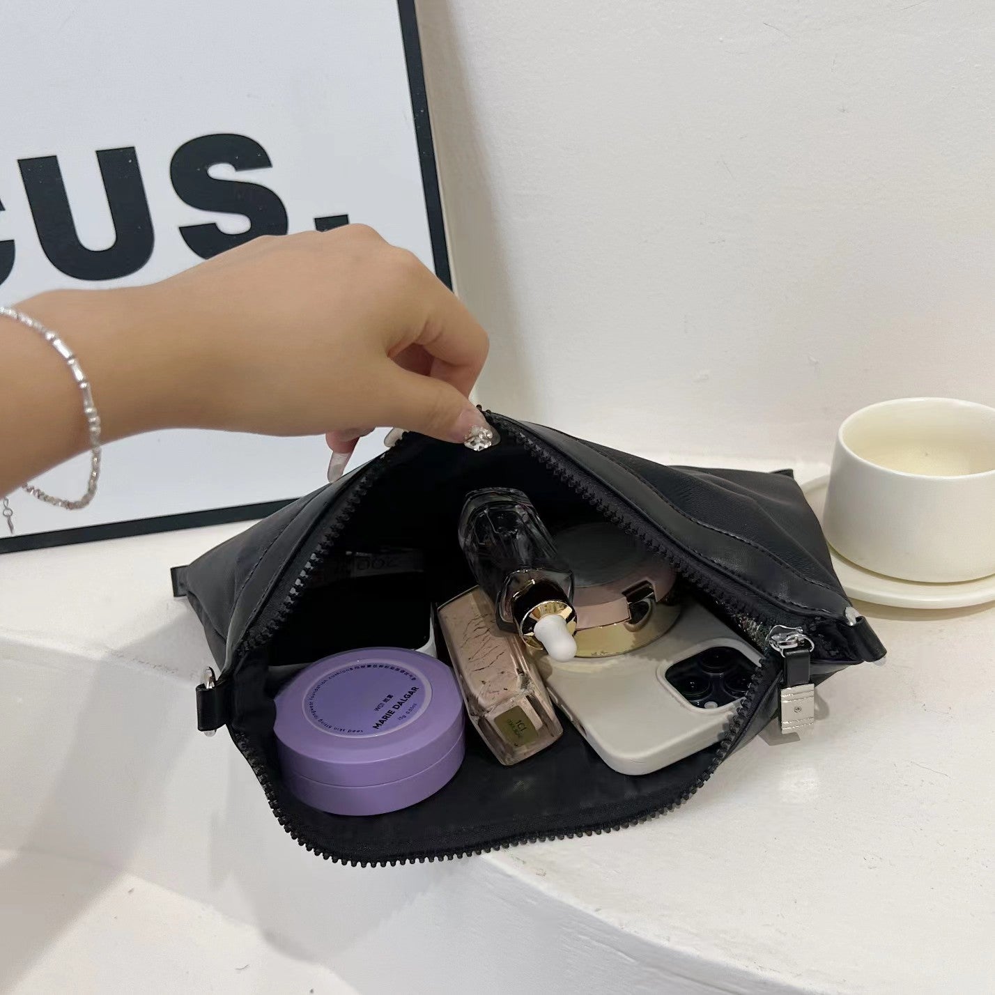 DD Makeup bag