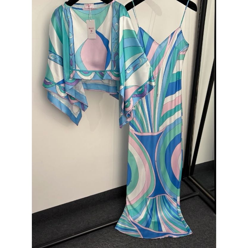 Put summer dress and top 2026