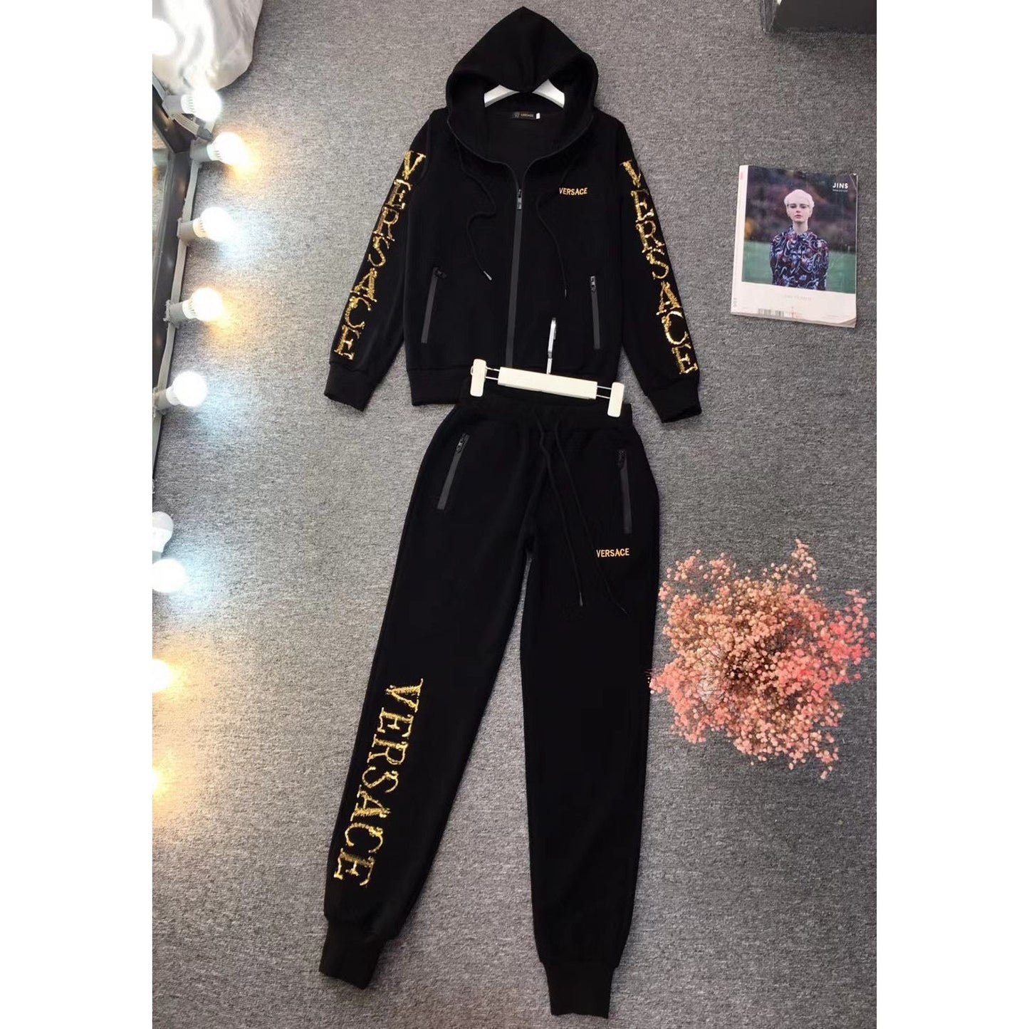 V TRACKSUIT