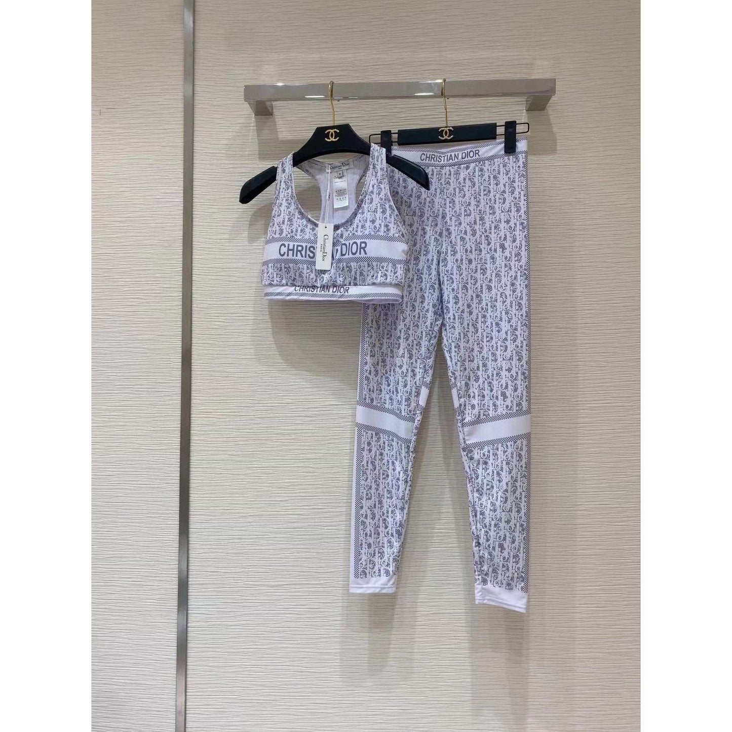 CD White baby grey set