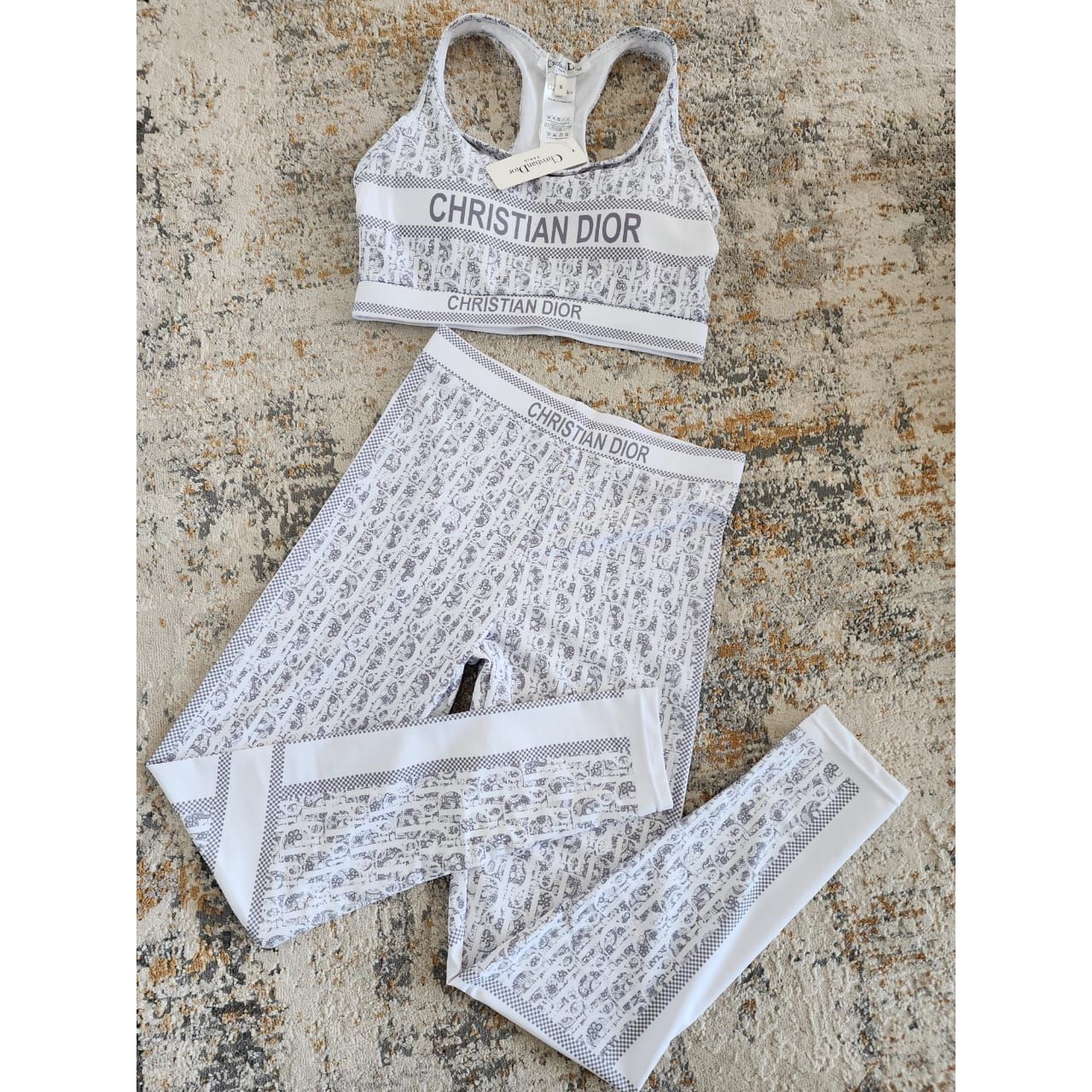 CD White baby grey set